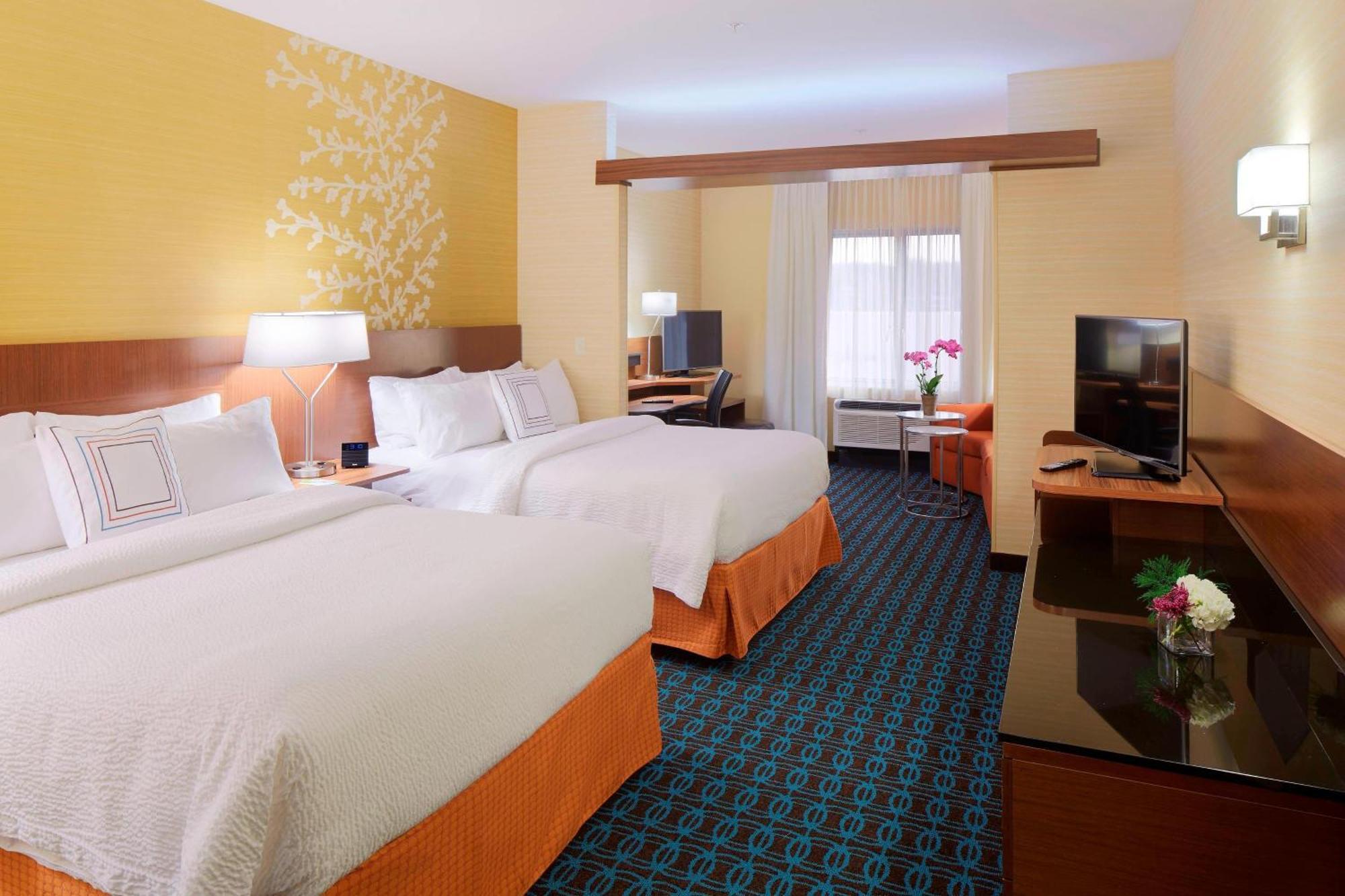 Fairfield Inn & Suites By Marriott Springfield Northampton/Amherst מראה חיצוני תמונה