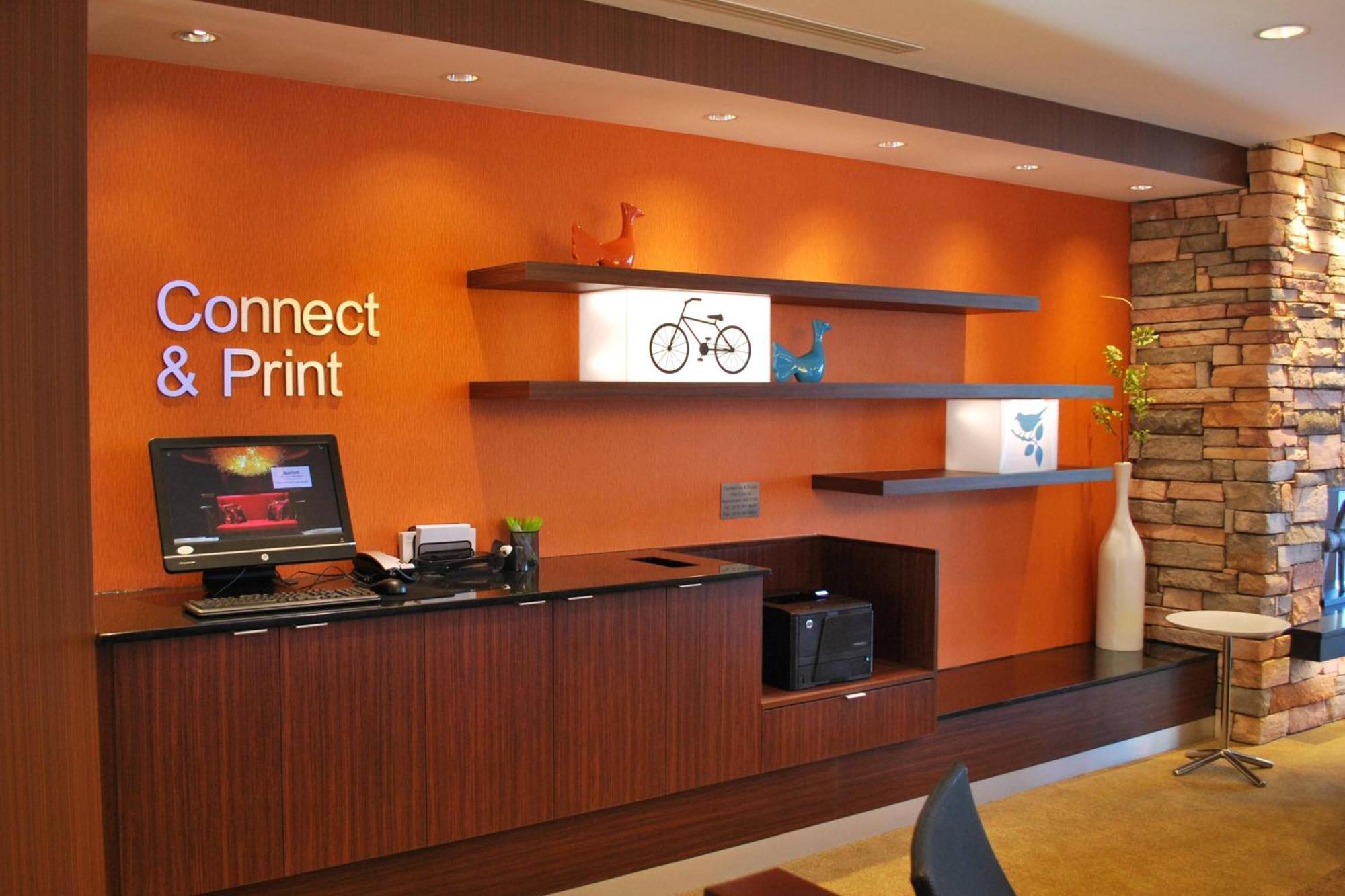 Fairfield Inn & Suites By Marriott Springfield Northampton/Amherst מראה חיצוני תמונה