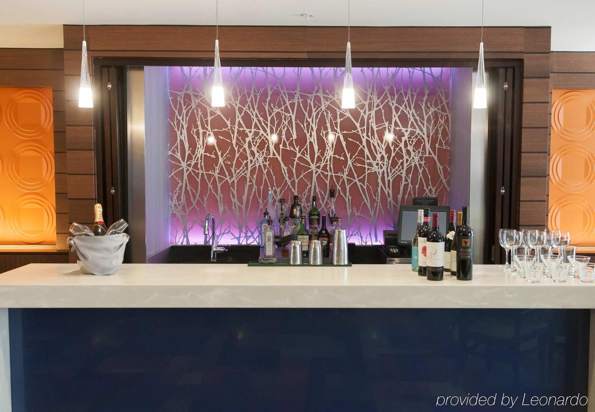 Fairfield Inn & Suites By Marriott Springfield Northampton/Amherst מראה חיצוני תמונה